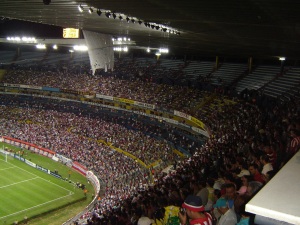 O imponente Jalisco recebeu bom público para Santos x Chivas em 2008